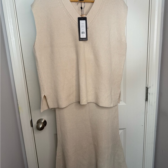 French Connection Nariko Cream Maxi Skirt and V-Neck Ribbed Vest New Size Small - Picture 9 of 10